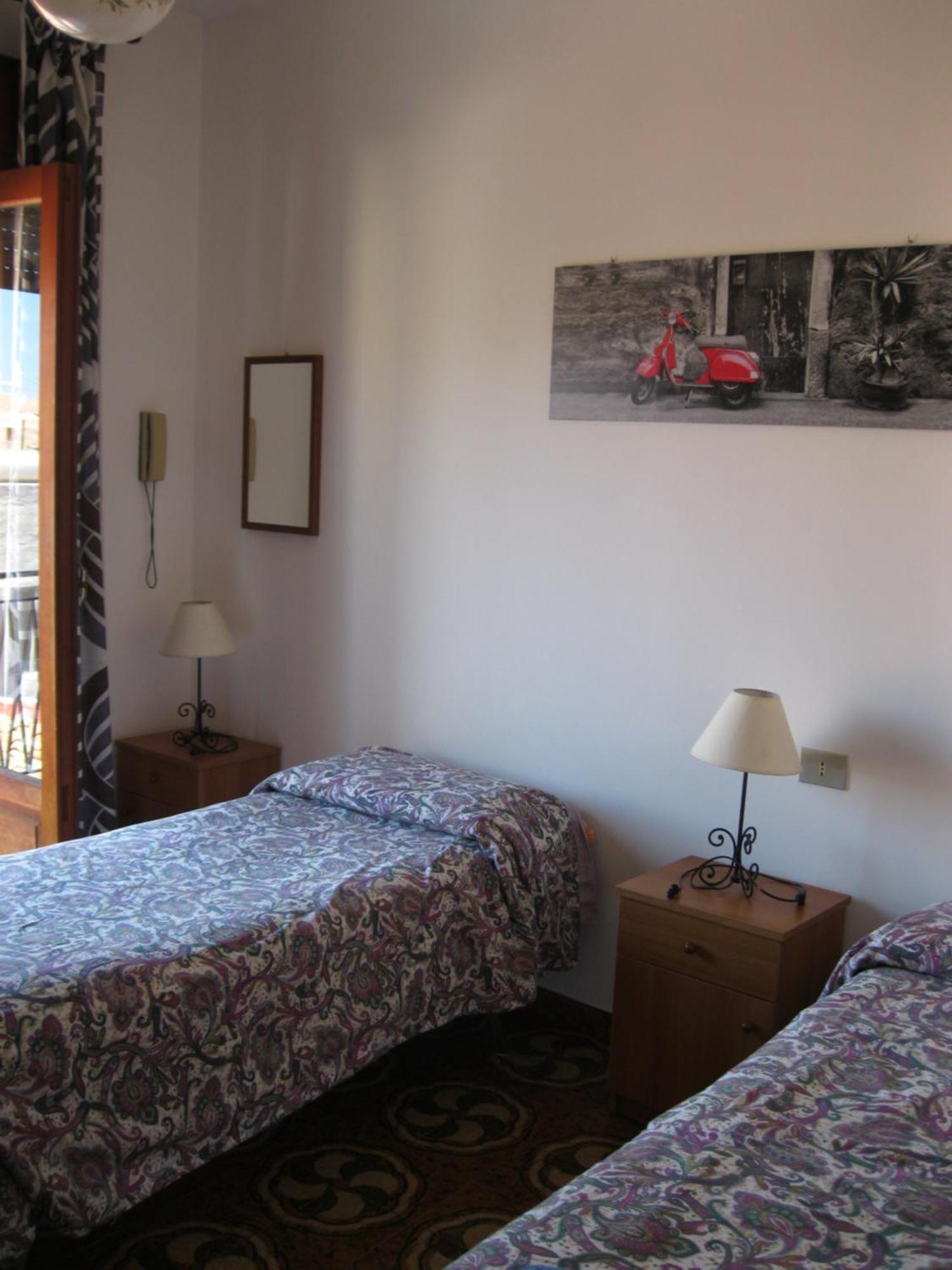Hotel California Milazzo Szoba fotó