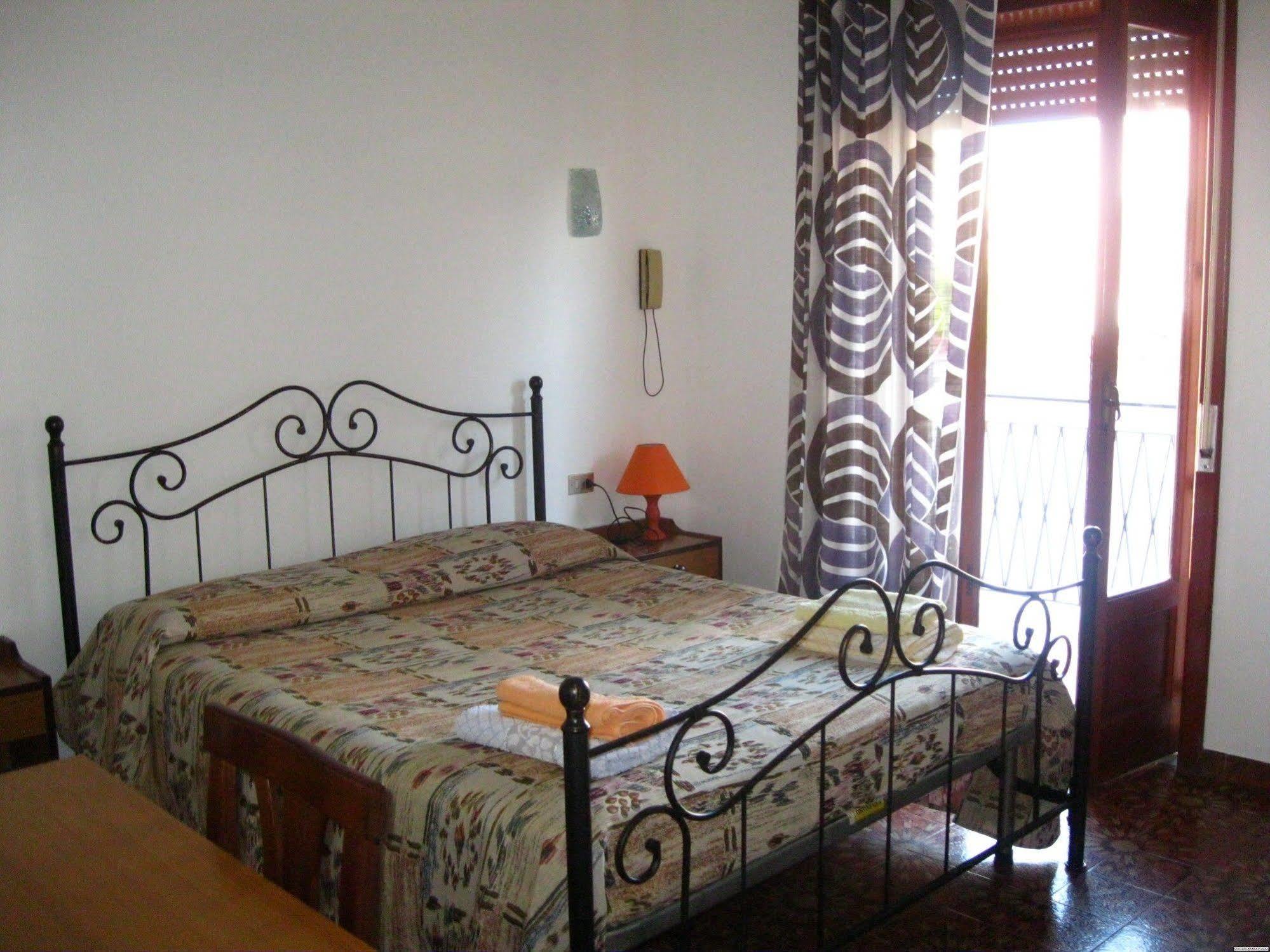 Hotel California Milazzo Kültér fotó